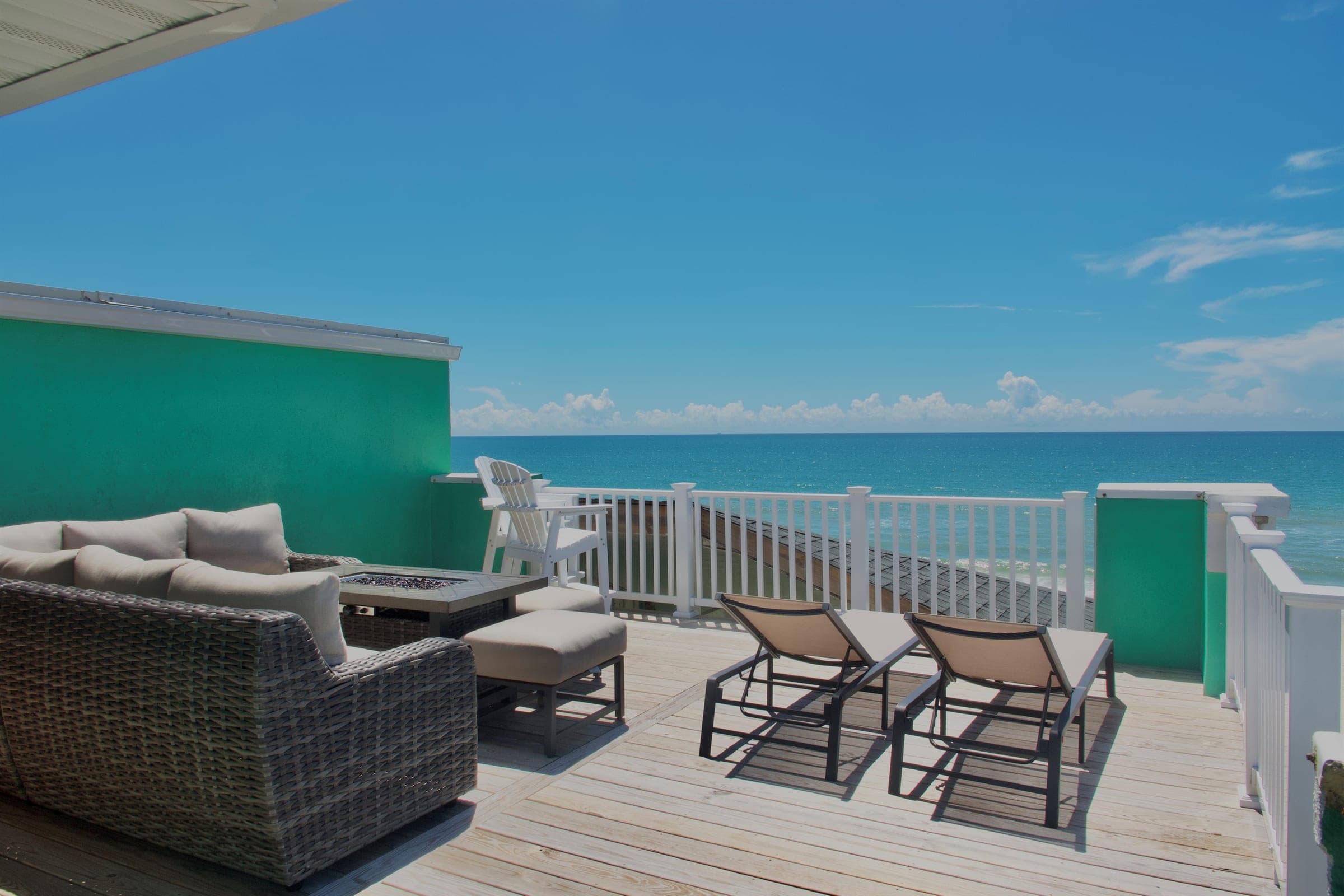 Rooftop deck seating at Up On The Roof Stars, North Topsail Beach NC